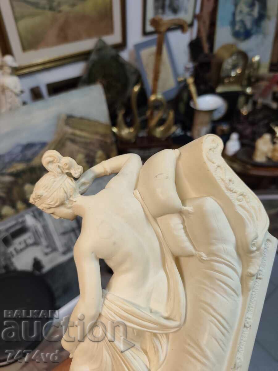 Livrarea Sculptură mare, rafinată și detaliată „Venus Victrix” Livrarea Sculptură mare, rafinată și detaliată „Venus Victrix”