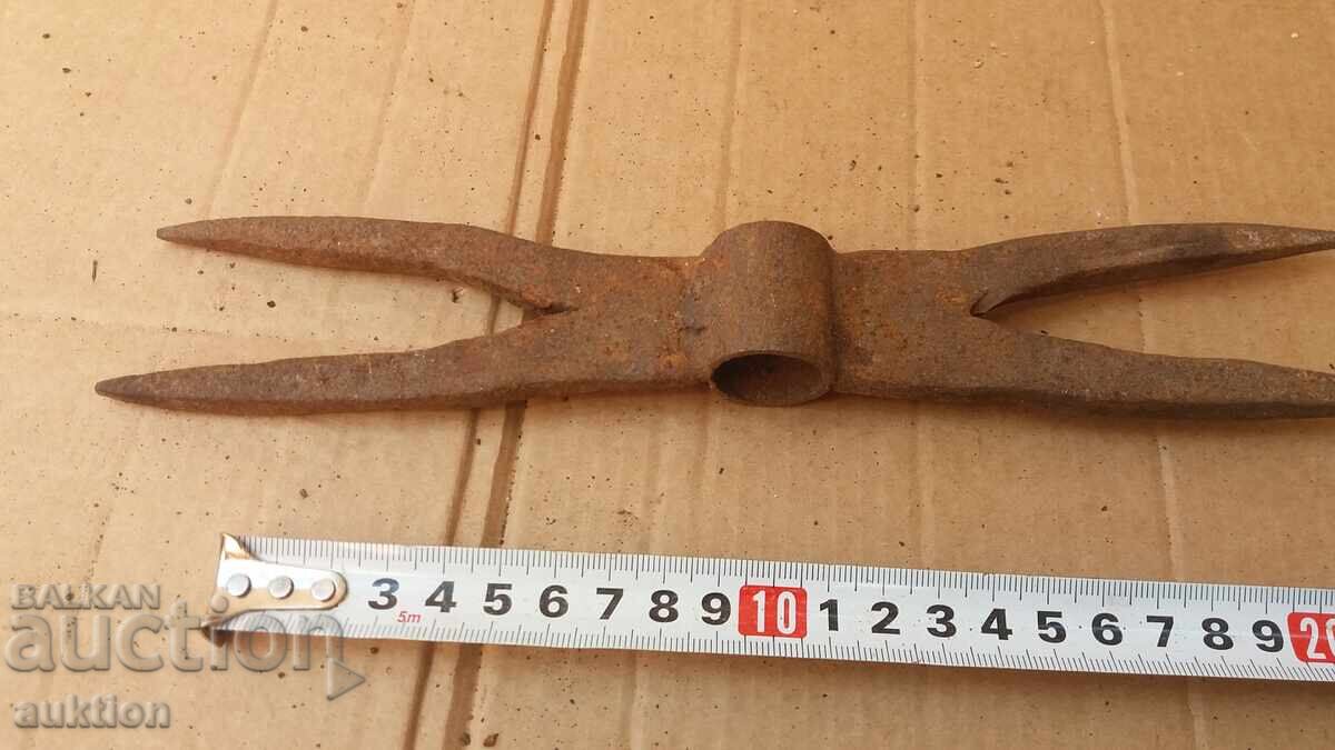 OLD HOE DIGGER - 6