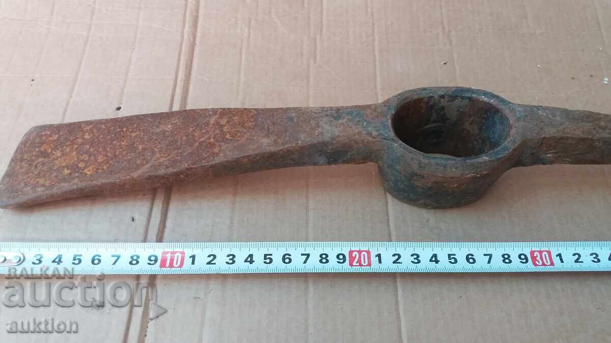 Auction OLD PICKAXE - TOOL Auction OLD PICKAXE - TOOL