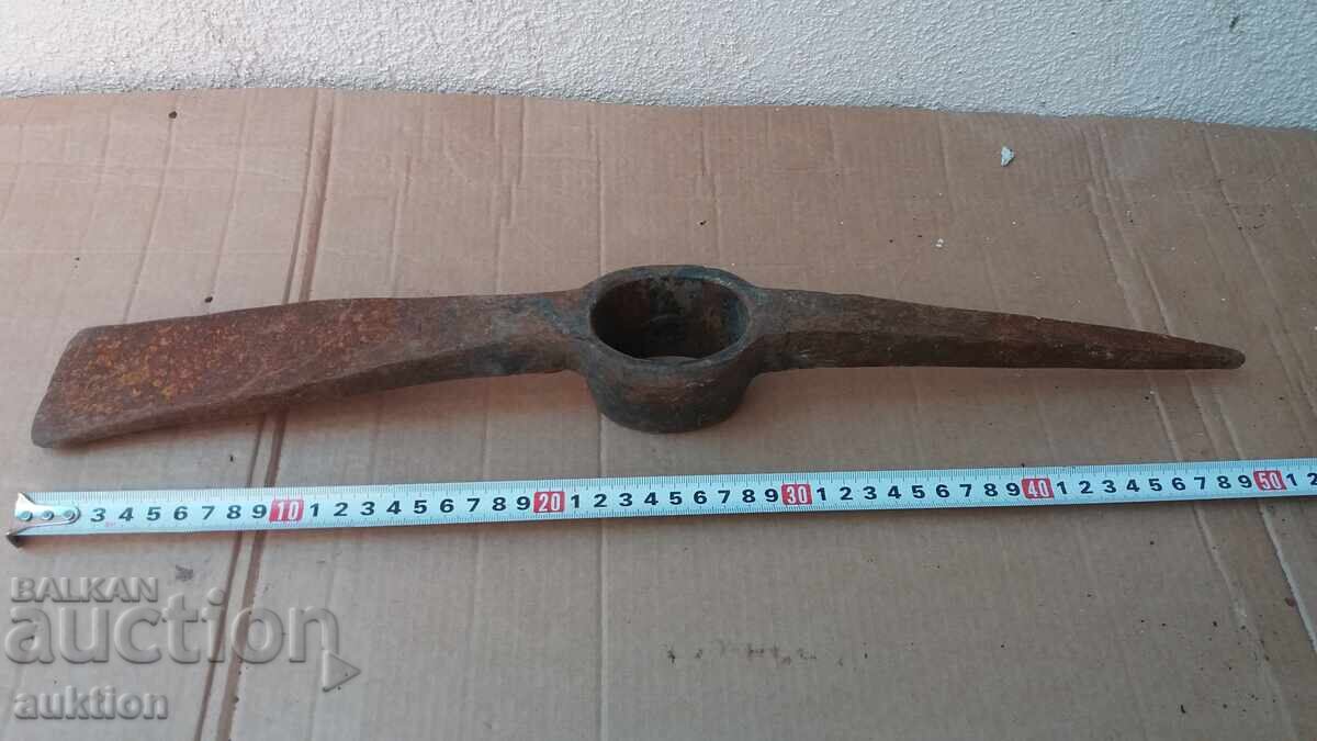 Delivery of OLD PICKAXE - TOOL Delivery of OLD PICKAXE - TOOL
