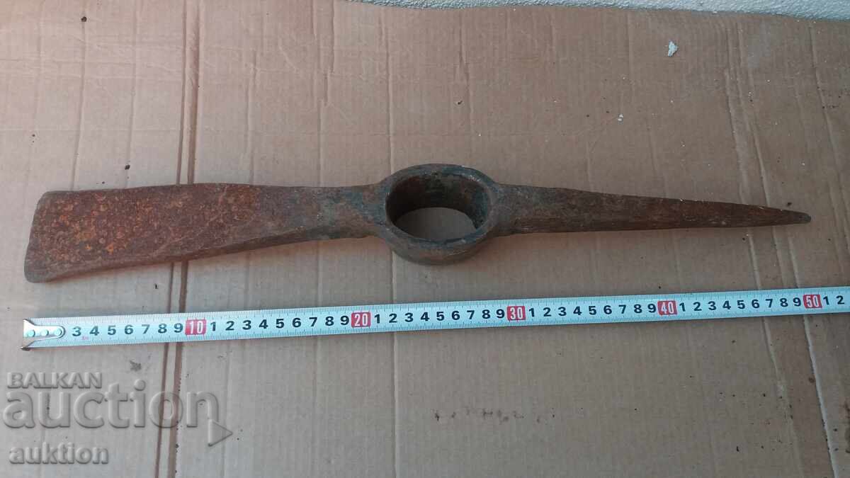 OLD PICKAXE - TOOL - 5 OLD PICKAXE - TOOL - 5