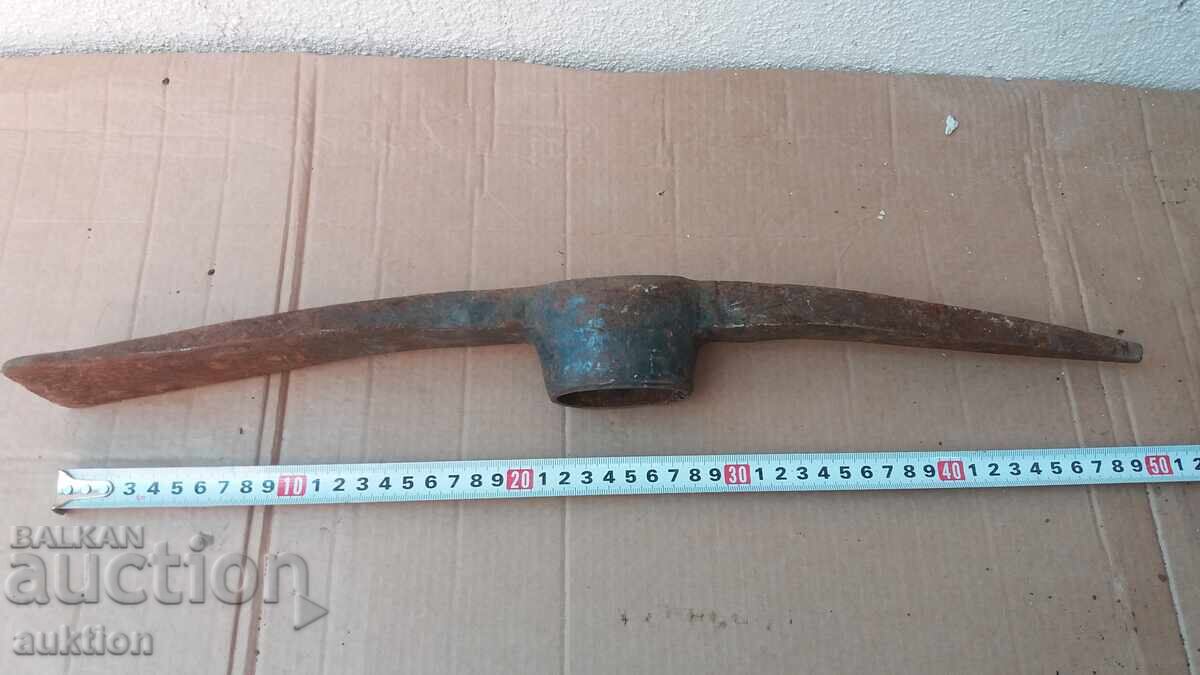 OLD PICKAXE - TOOL - 6 OLD PICKAXE - TOOL - 6