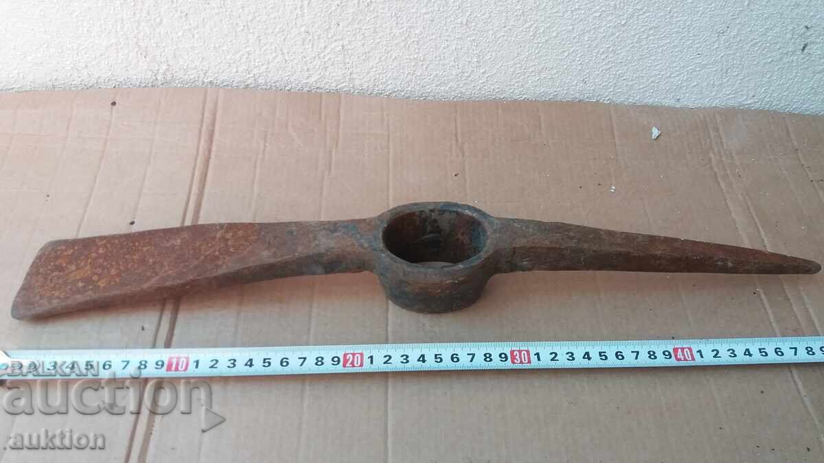 OLD PICKAXE - TOOL OLD PICKAXE - TOOL