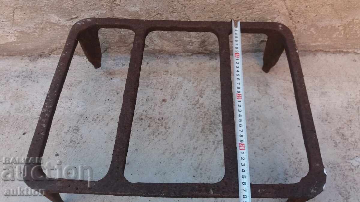 SOLID TRIVET, SAJ STAND - 5