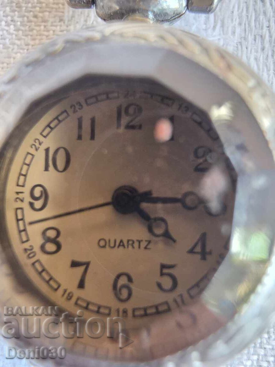 Ceas de buzunar cu cuarț vintage cu preț € 0.01 | 0.02 BGN