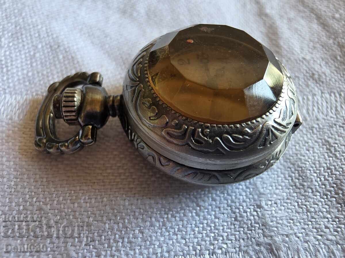 Livrarea Ceas de buzunar cu cuarț vintage