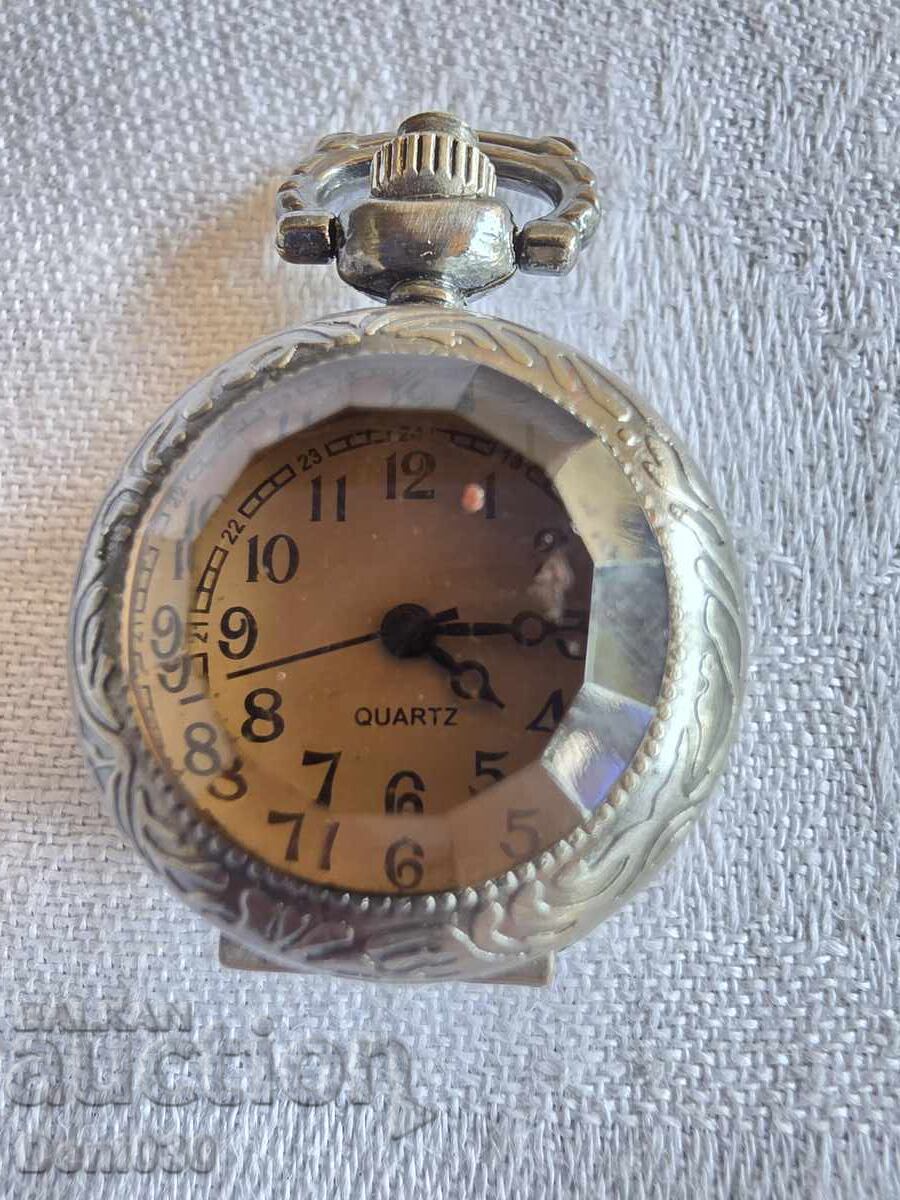 Ceas de buzunar cu cuarț vintage