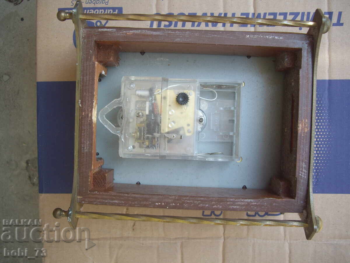 Παράδοση Επιτραπέζιο ρωσικό ρολόι
