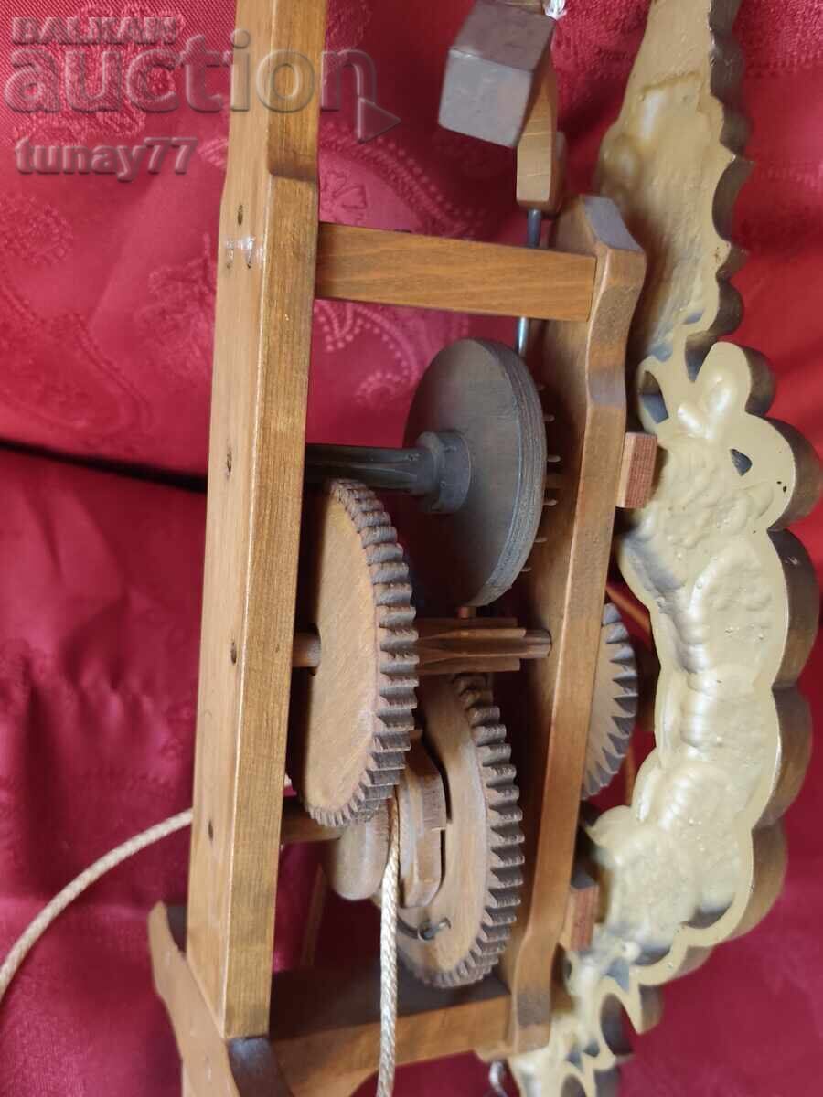 Delivery of Retro style wall clock Delivery of Retro style wall clock