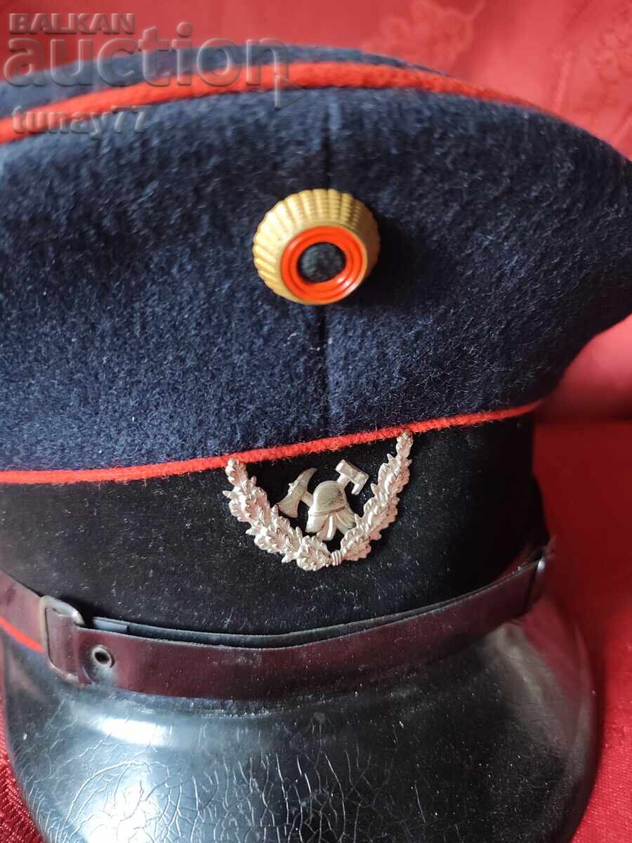 Γερμανικό πηλίκιο πυροσβέστη (Feuerwehr Schirmmütze) από Φ με τιμή € 0.01 | 0.02 BGN