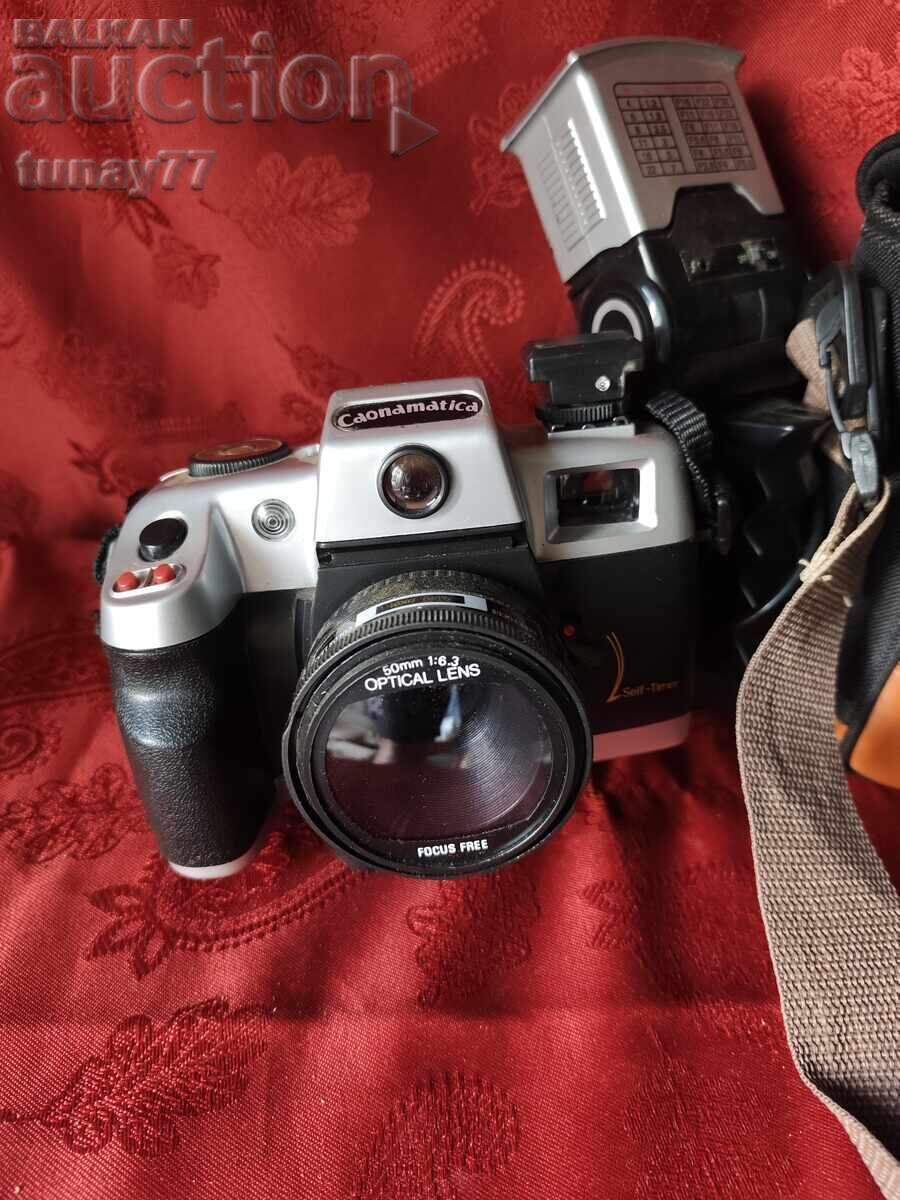 Παράδοση Vintage φωτογραφική μηχανή με θήκη από τη δεκαετία του '80 και του '90 Παράδοση Vintage φωτογραφική μηχανή με θήκη από τη δεκαετία του '80 και του '90