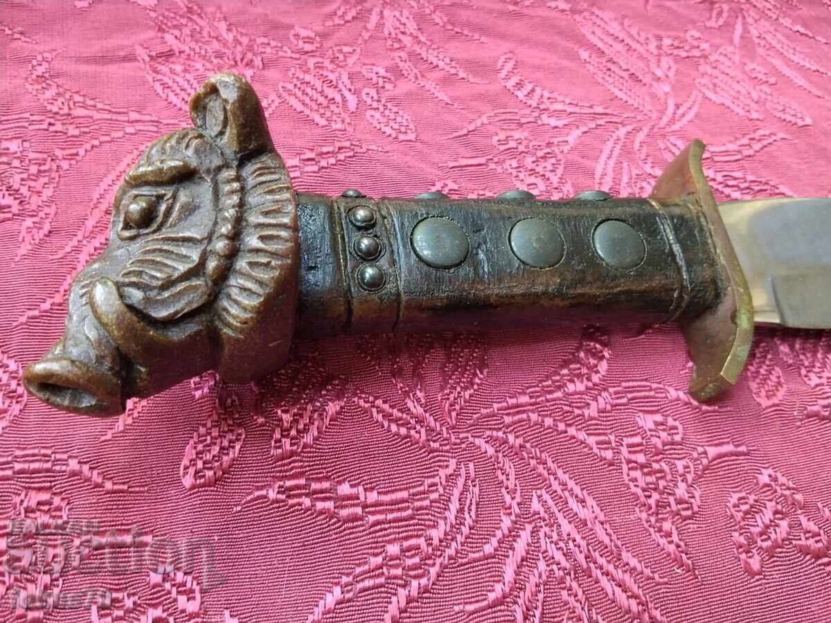 Bulgarian knife 1300 years of Bulgaria - wild boar with price € 200.00 | 391.17 BGN Bulgarian knife 1300 years of Bulgaria - wild boar with price € 200.00 | 391.17 BGN