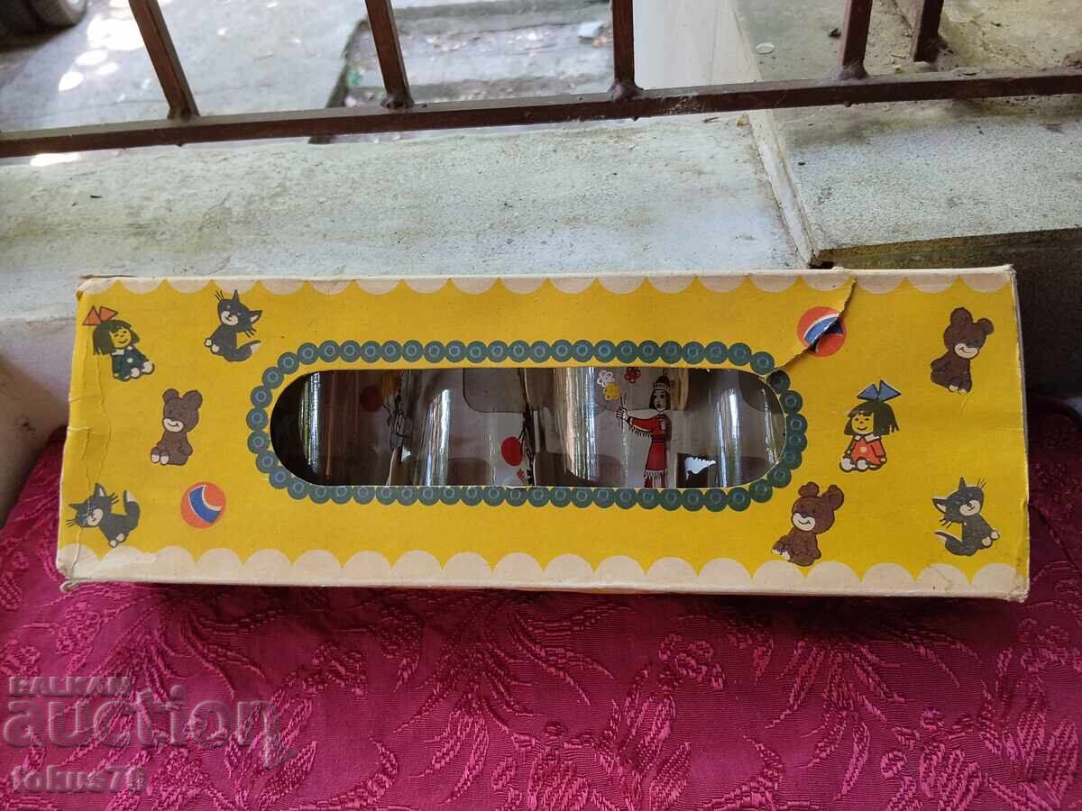 Set vechi de 6 cănițe pentru copii, în cutia originală Set vechi de 6 cănițe pentru copii, în cutia originală