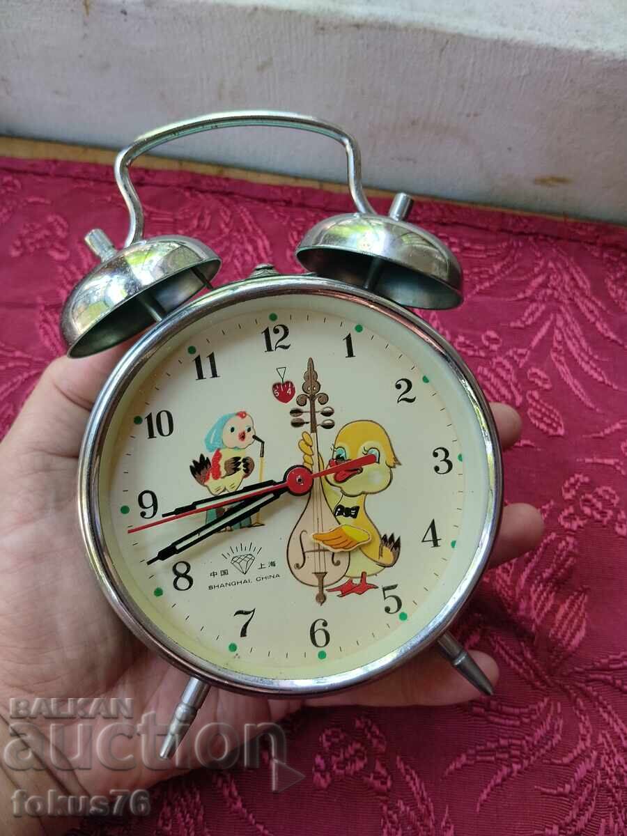 Аукцион Стар анимиран китайски настолен часовник будилник Аукцион Стар анимиран китайски настолен часовник будилник