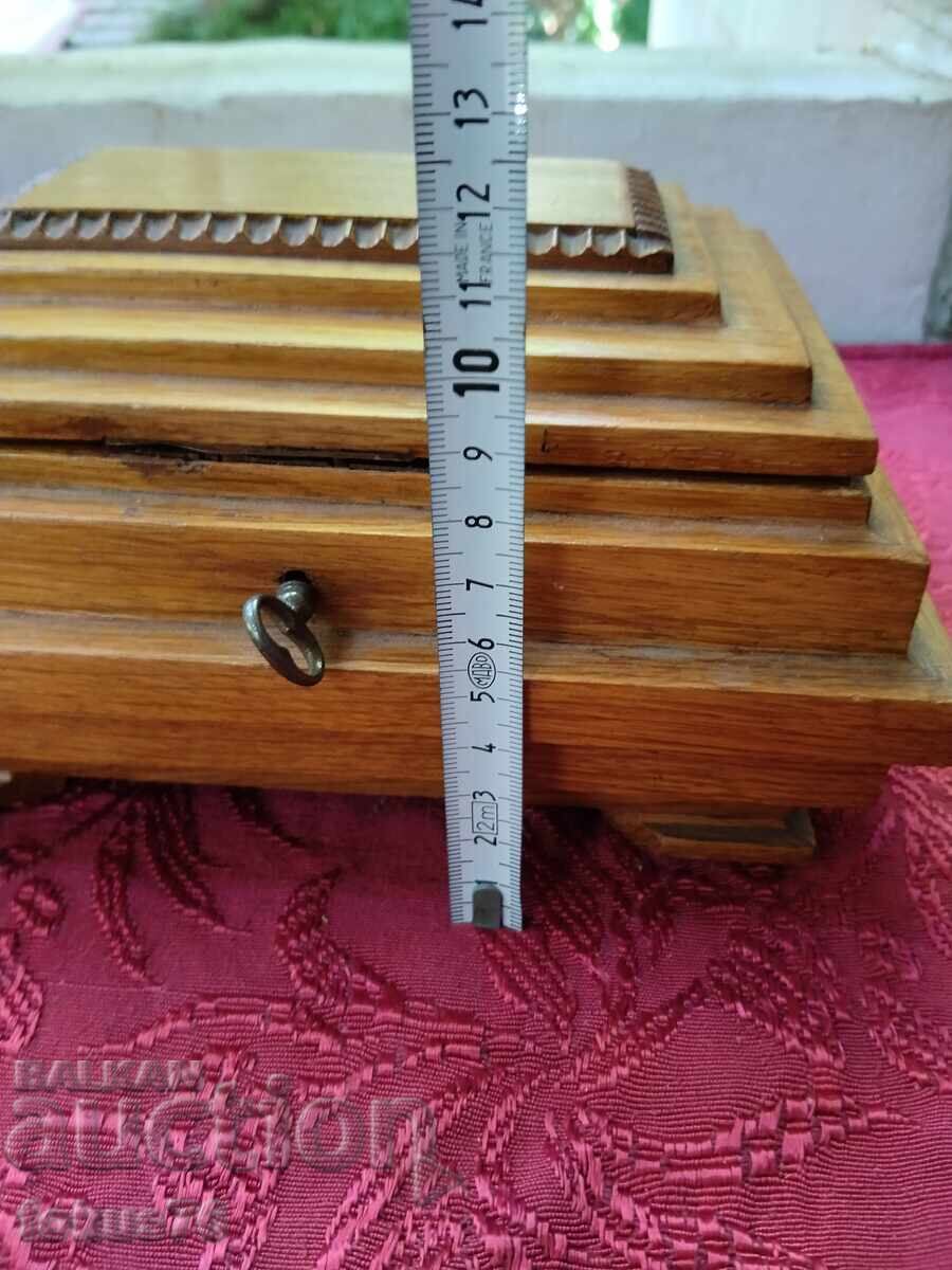 Wonderful antique old wooden jewelry box with key - 7