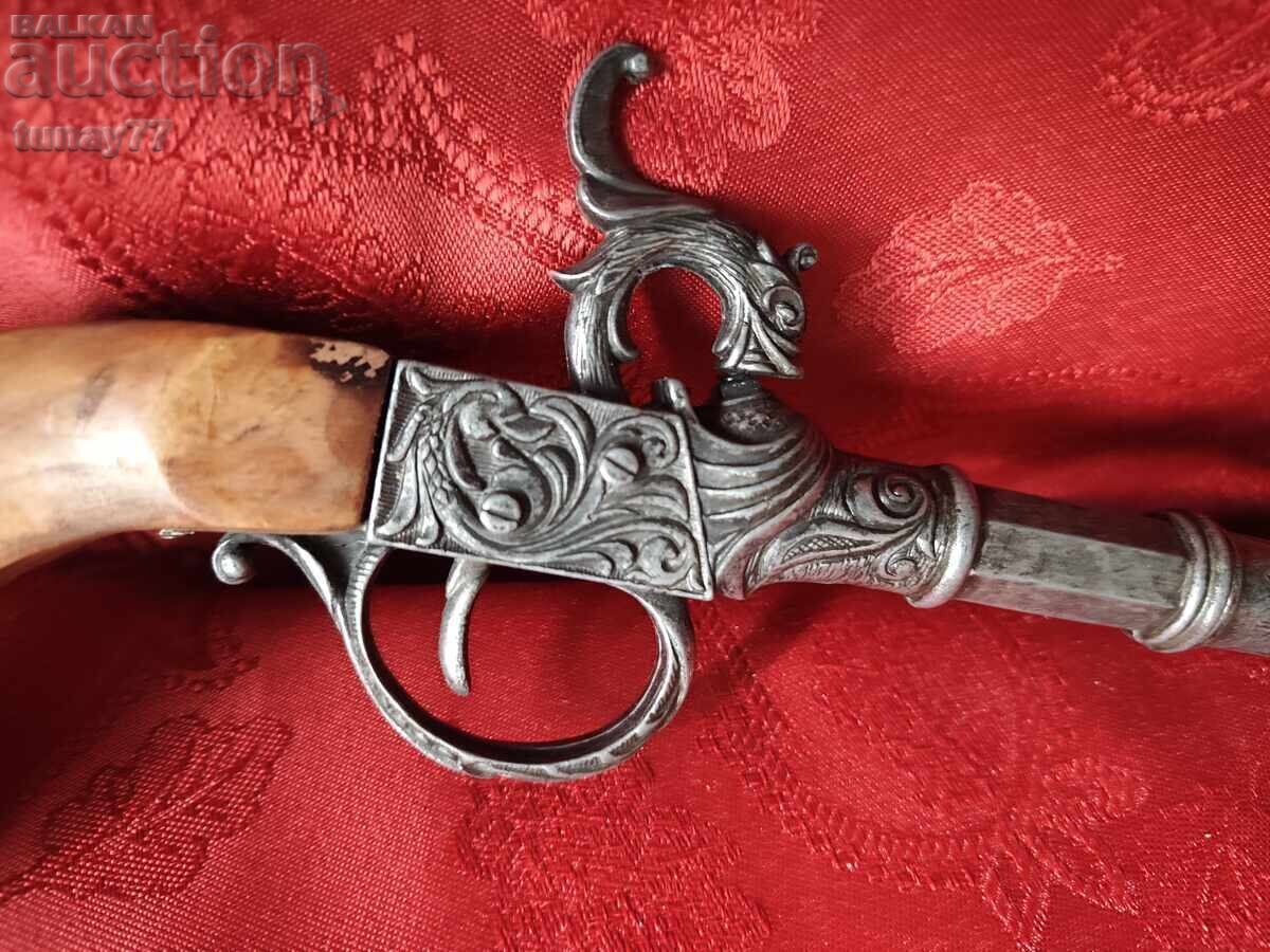 Auction  Antique flintlock (or percussion) pistol