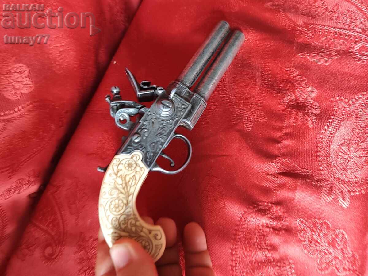 Auction 18th-century double-barreled flintlock pistol Auction 18th-century double-barreled flintlock pistol