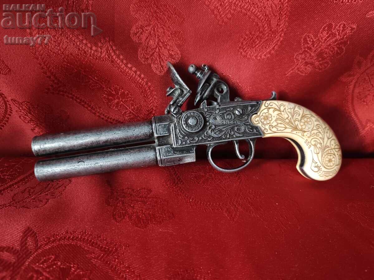 18th-century double-barreled flintlock pistol - 5 18th-century double-barreled flintlock pistol - 5