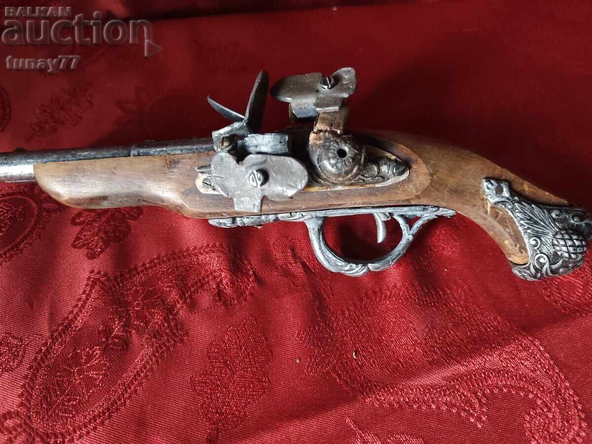 Flintlock pistol musket decor Flintlock pistol musket decor