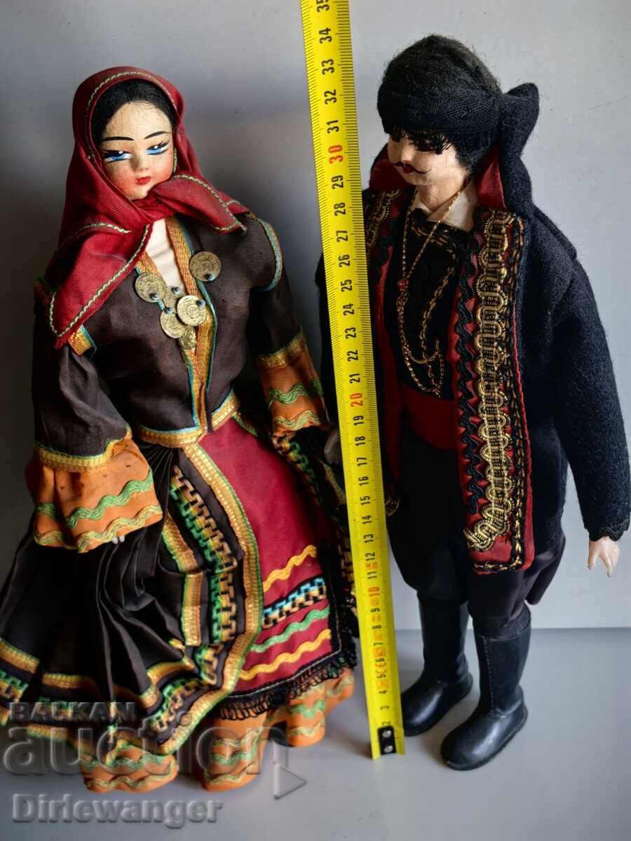 Стари кукли с носии. с цена € 60.00 | 117.35 лв. Стари кукли с носии. с цена € 60.00 | 117.35 лв.