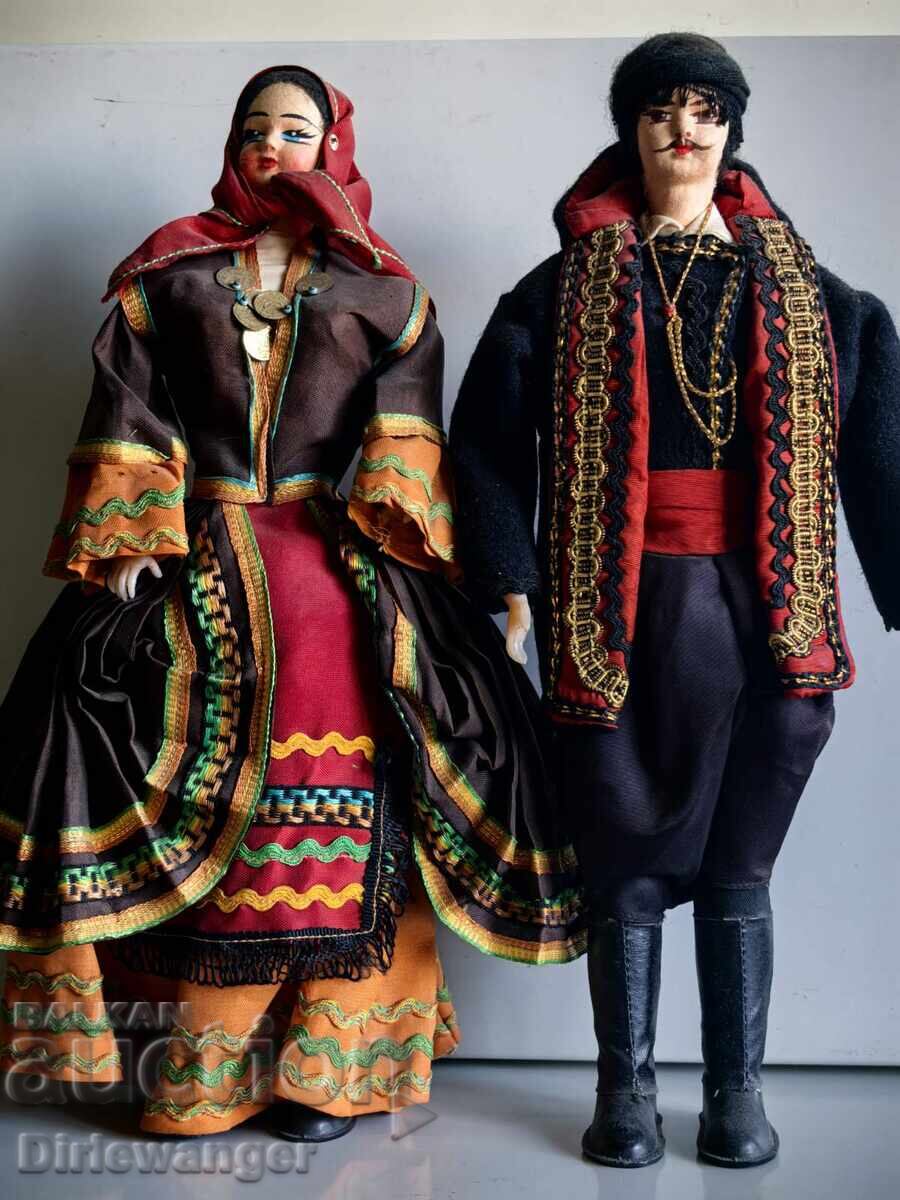 Стари кукли с носии. Стари кукли с носии.