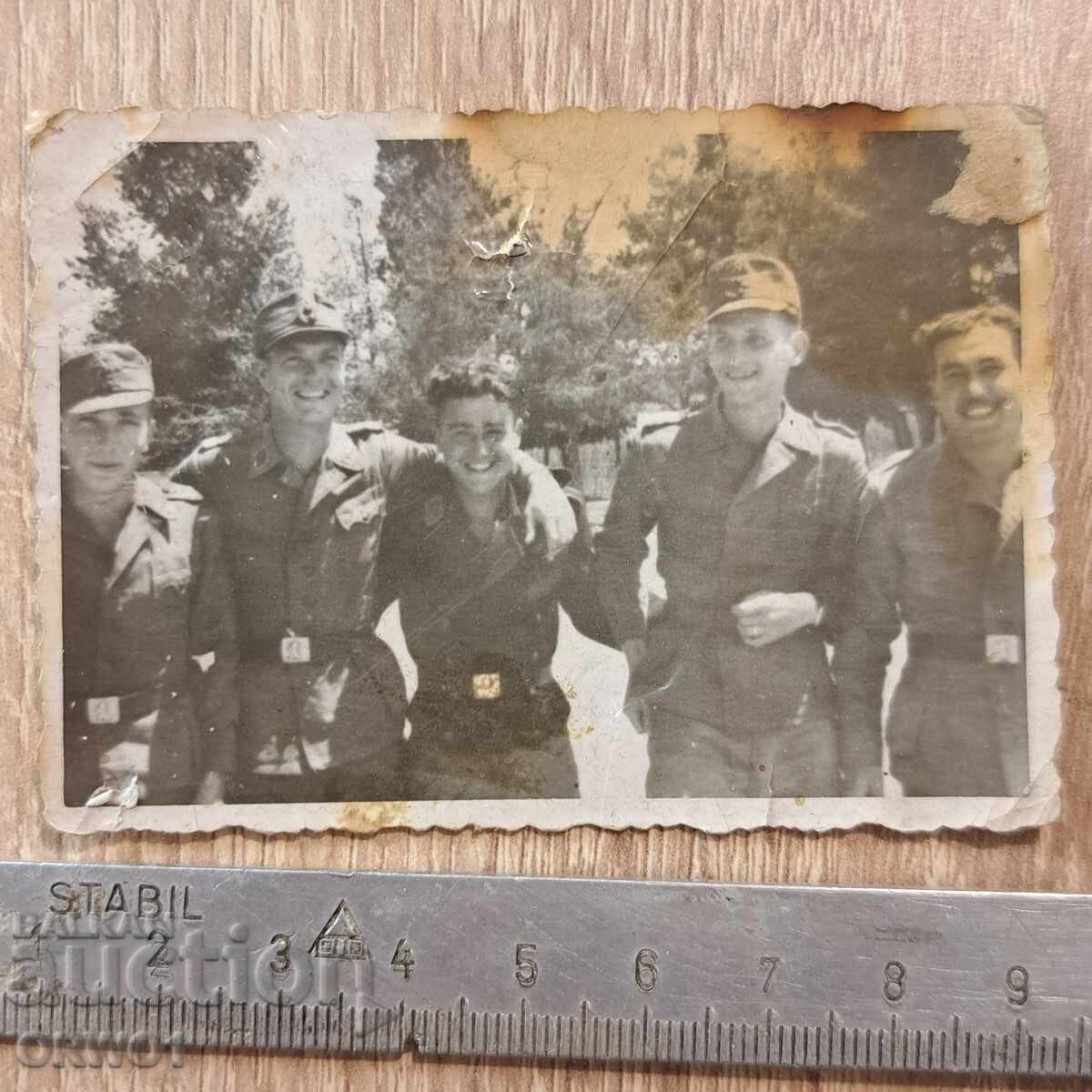 Brigada blindată soldați al Doilea Război Mondial Regatul Bulgariei Brigada blindată soldați al Doilea Război Mondial Regatul Bulgariei