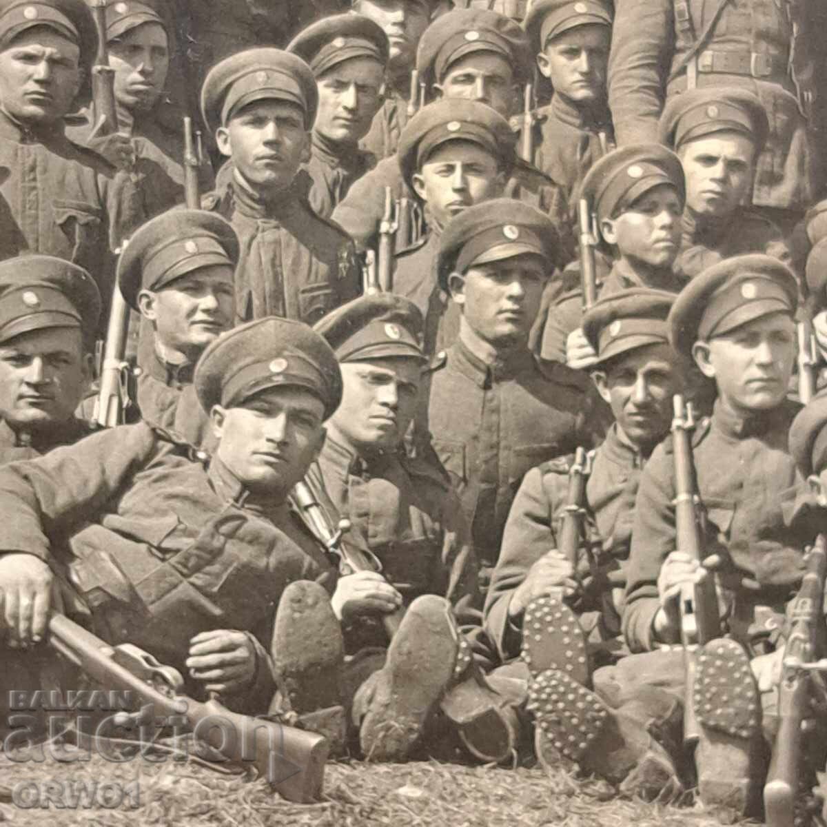 Licitație Soldați cu puști fotografie Regatul Bulgariei Licitație Soldați cu puști fotografie Regatul Bulgariei