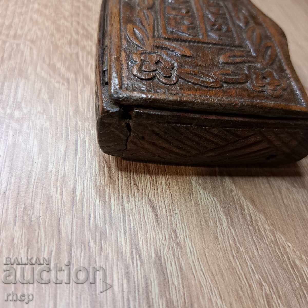 Delivery of 1916 trench art wooden cigarette case WWI