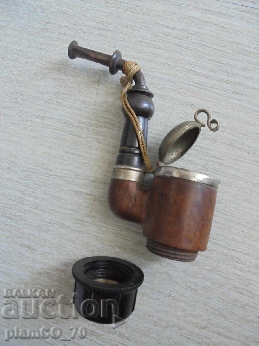 Auction No. 8700 Antique wooden hunting pipe with a lid Auction No. 8700 Antique wooden hunting pipe with a lid