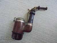No. 8700 Antique wooden hunting pipe with a lid
