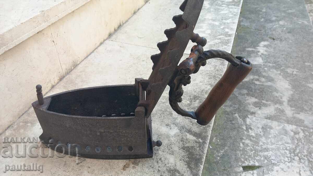 Ένα παλιό σίδερο στη φωτιά - 6