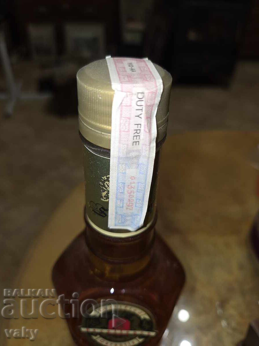 Delivery of Collectible 80s whiskey with tax stamp Delivery of Collectible 80s whiskey with tax stamp