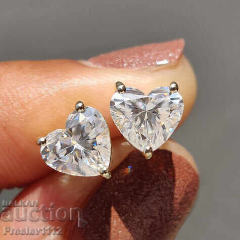 Auction  Moissanite Heart Earrings 1ct