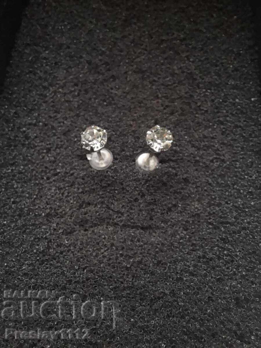 Delivery of Earrings with 4mm Zircons