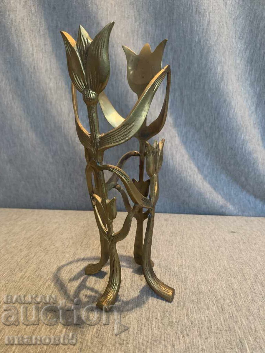 Figurină de bronz vas