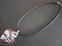 Women's necklace style and elegance, quality from the past
