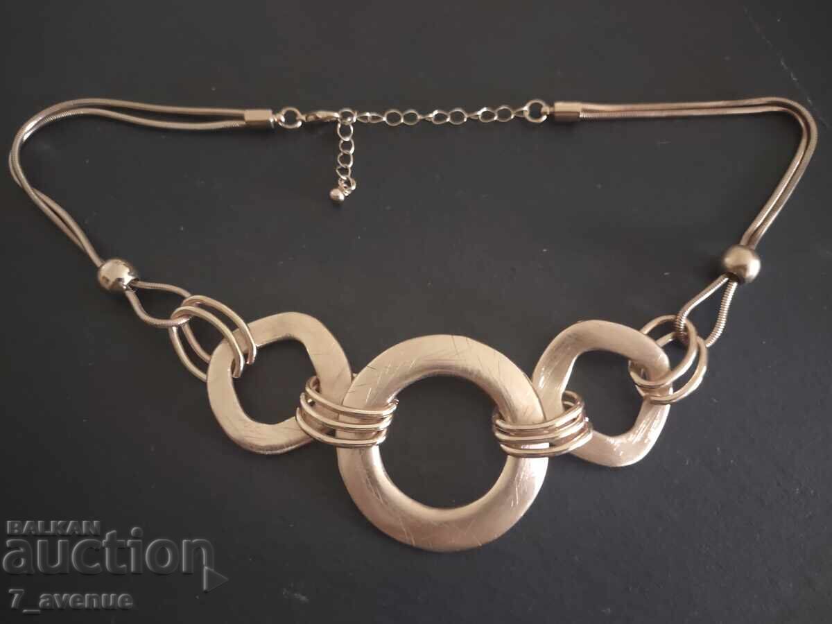 Women's necklace style and elegance, quality that is palpable