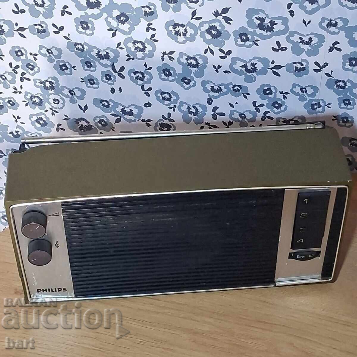 Vintage radio "Philips 66 RL 312" - AC and battery operated Vintage radio "Philips 66 RL 312" - AC and battery operated