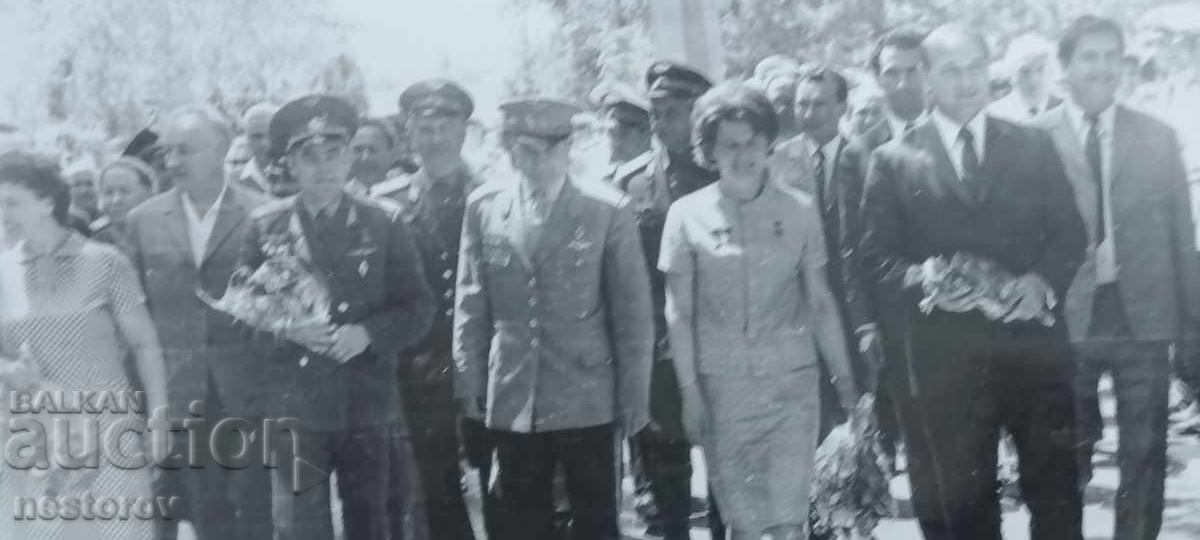 ΦΩΤΟΓΡΑΦΙΑ ΤΕΡΕΣΚΟΒΑ/ΜΠΑΪΚΟΦΣΚΙ ΣΤΗ ΒΟΥΛΓΑΡΙΑ 1963 με τιμή € 15.00 | 29.34 BGN ΦΩΤΟΓΡΑΦΙΑ ΤΕΡΕΣΚΟΒΑ/ΜΠΑΪΚΟΦΣΚΙ ΣΤΗ ΒΟΥΛΓΑΡΙΑ 1963 με τιμή € 15.00 | 29.34 BGN