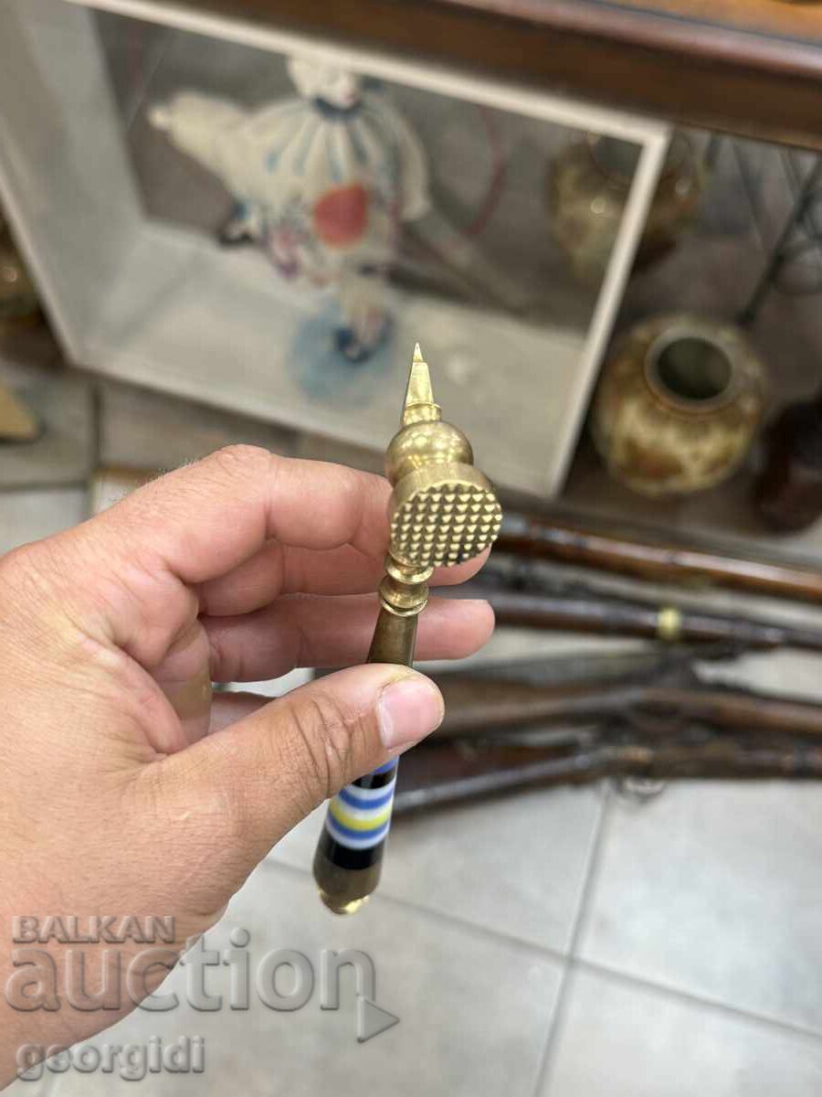 Μικροσκοπικό τομαχάουκ / τσεκούρι / πέλεκυς. Νο 8220 - 6 Μικροσκοπικό τομαχάουκ / τσεκούρι / πέλεκυς. Νο 8220 - 6