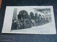 Fotografie-Poză veche-CICLIȘTI