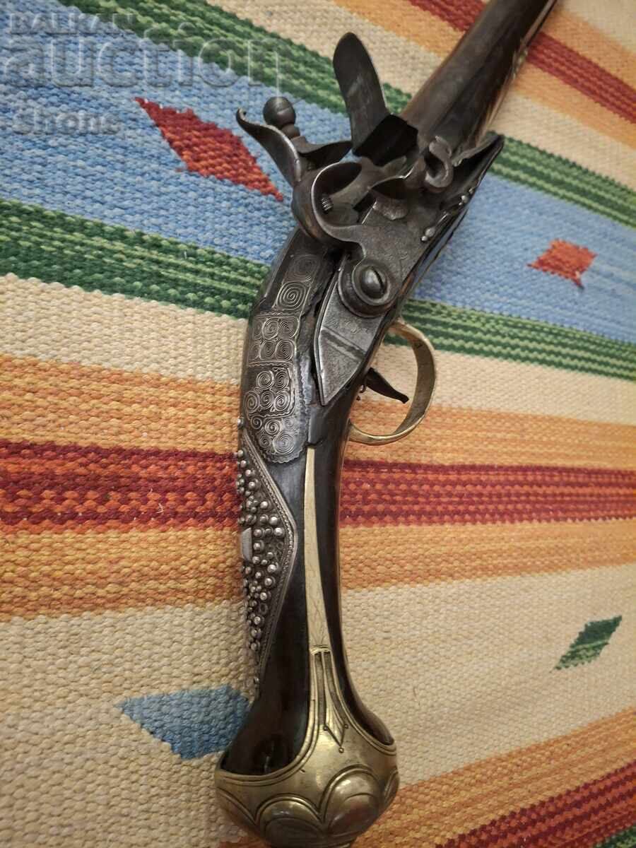 Auction  Flintlock pistol, rifle, shishane (a type of rifle), boylia (a type of rifle), flintlock rifle