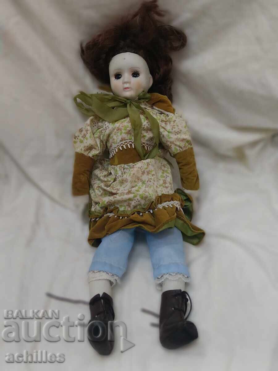 44 cm doll