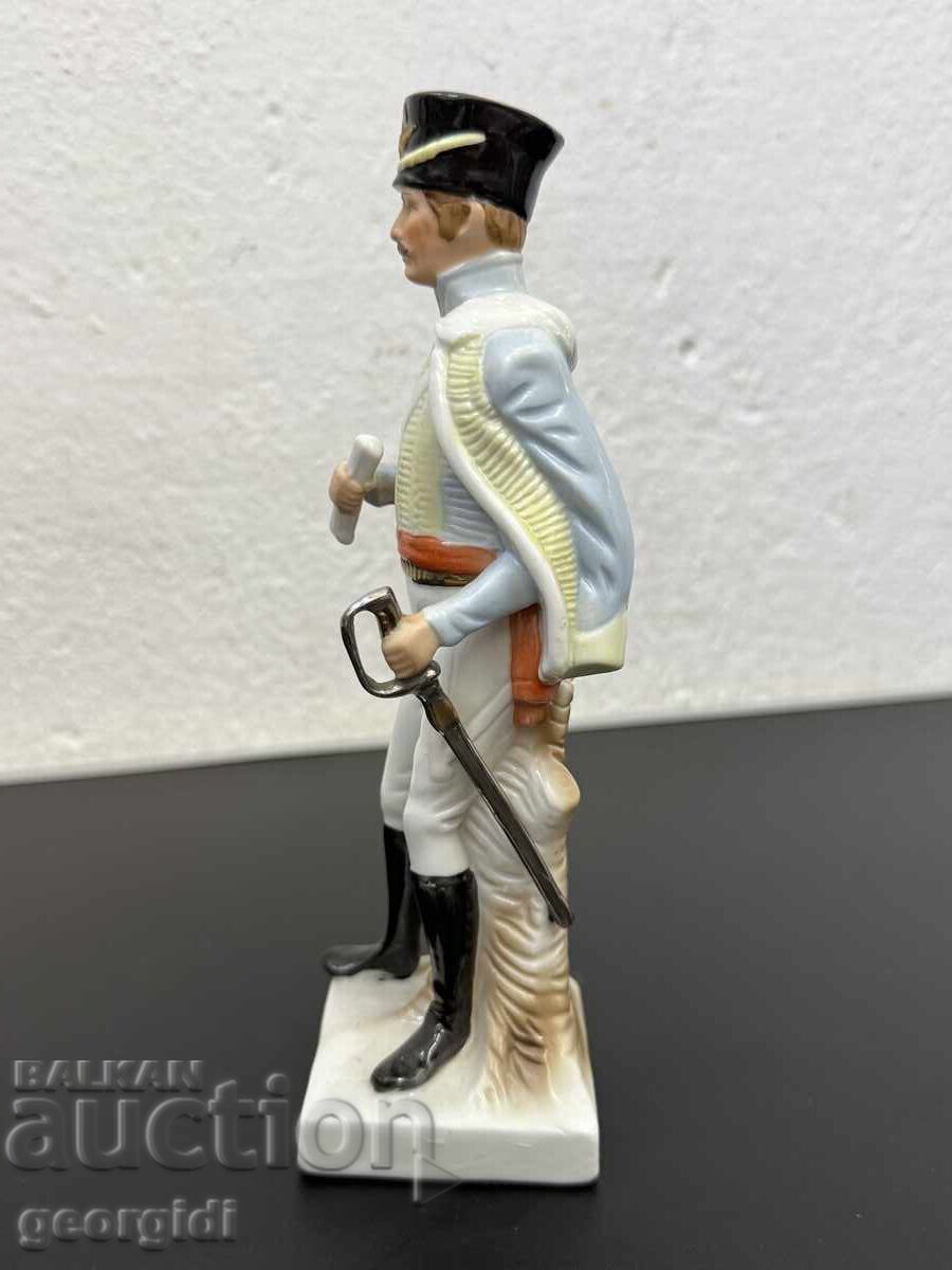 Statuetă din porțelan reprezentând un soldat francez. Nr. 8229 - 6