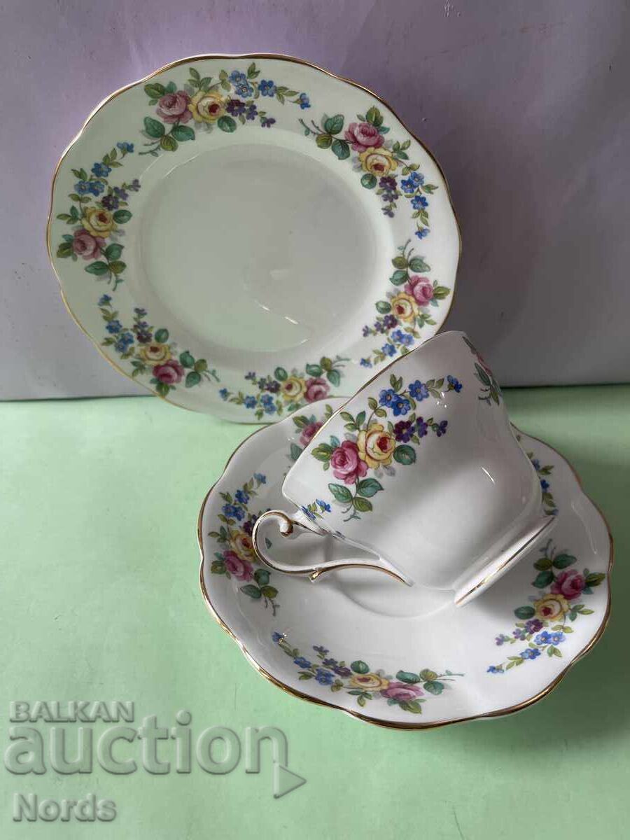 Delivery of English triple tea set