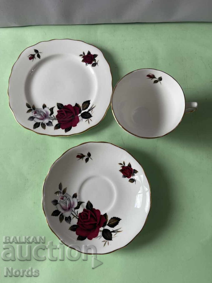 Auction  Beautiful English triple tea set