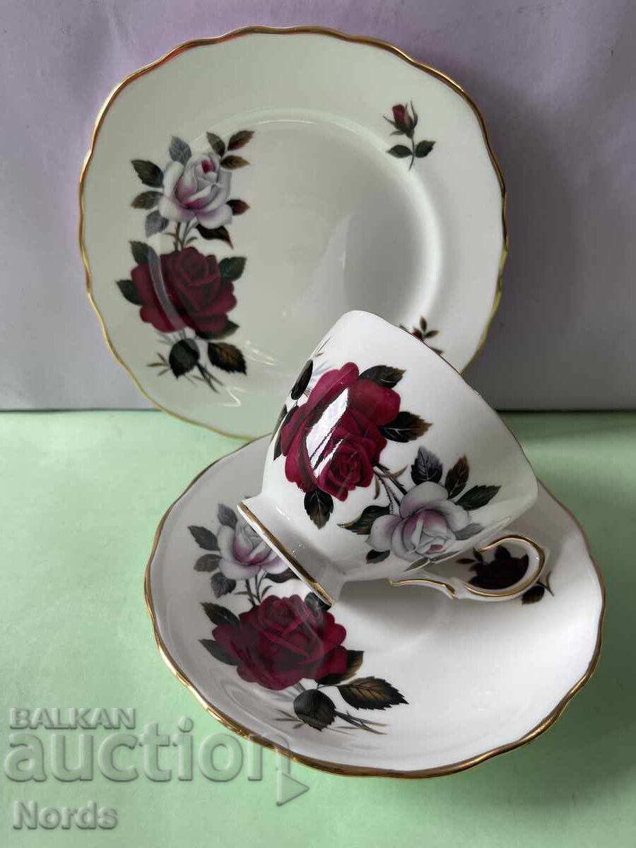 Auction  Beautiful English triple tea set