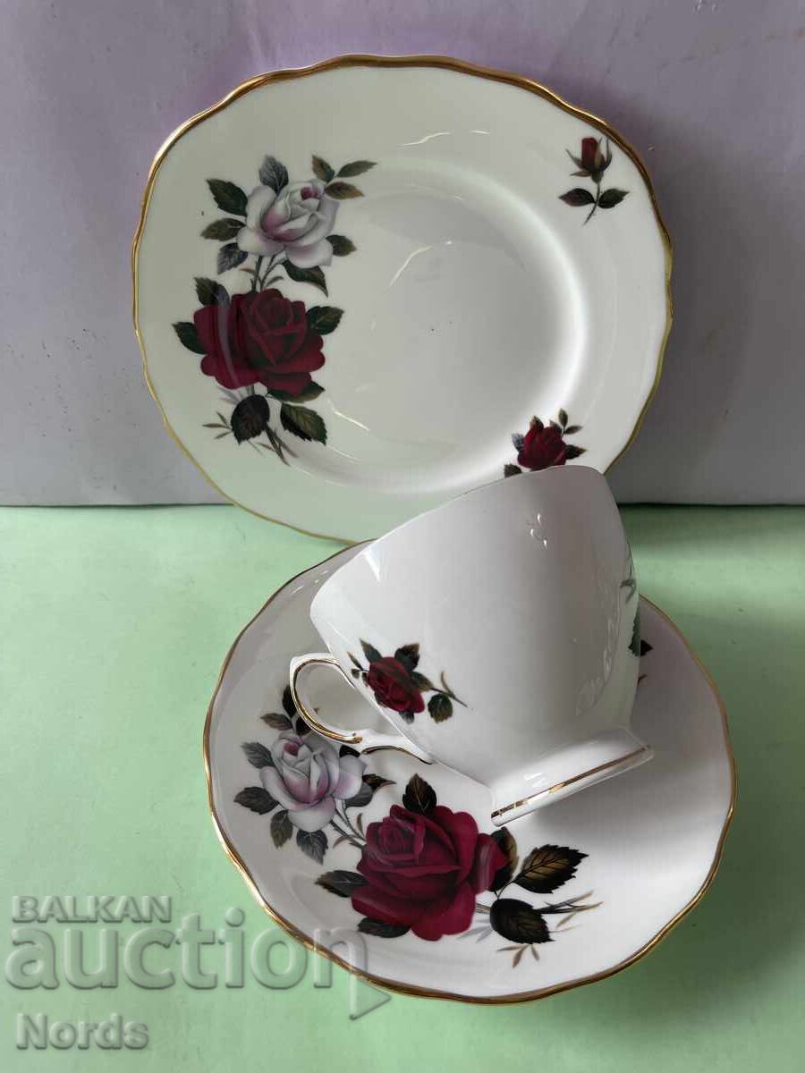 Auction  Beautiful English triple tea set