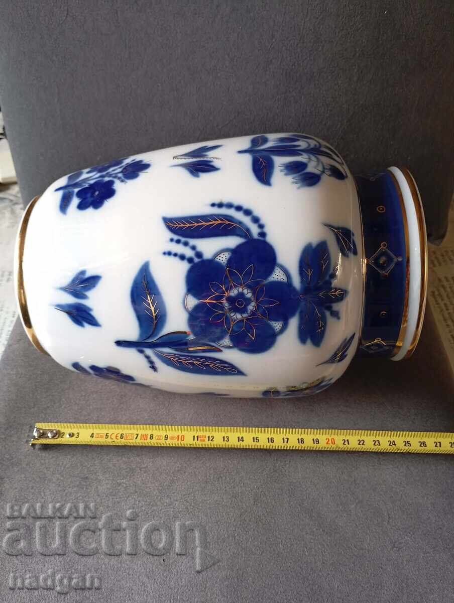 LFZ Lomonosov porcelain vase with price € 120.00 | 234.70 BGN LFZ Lomonosov porcelain vase with price € 120.00 | 234.70 BGN