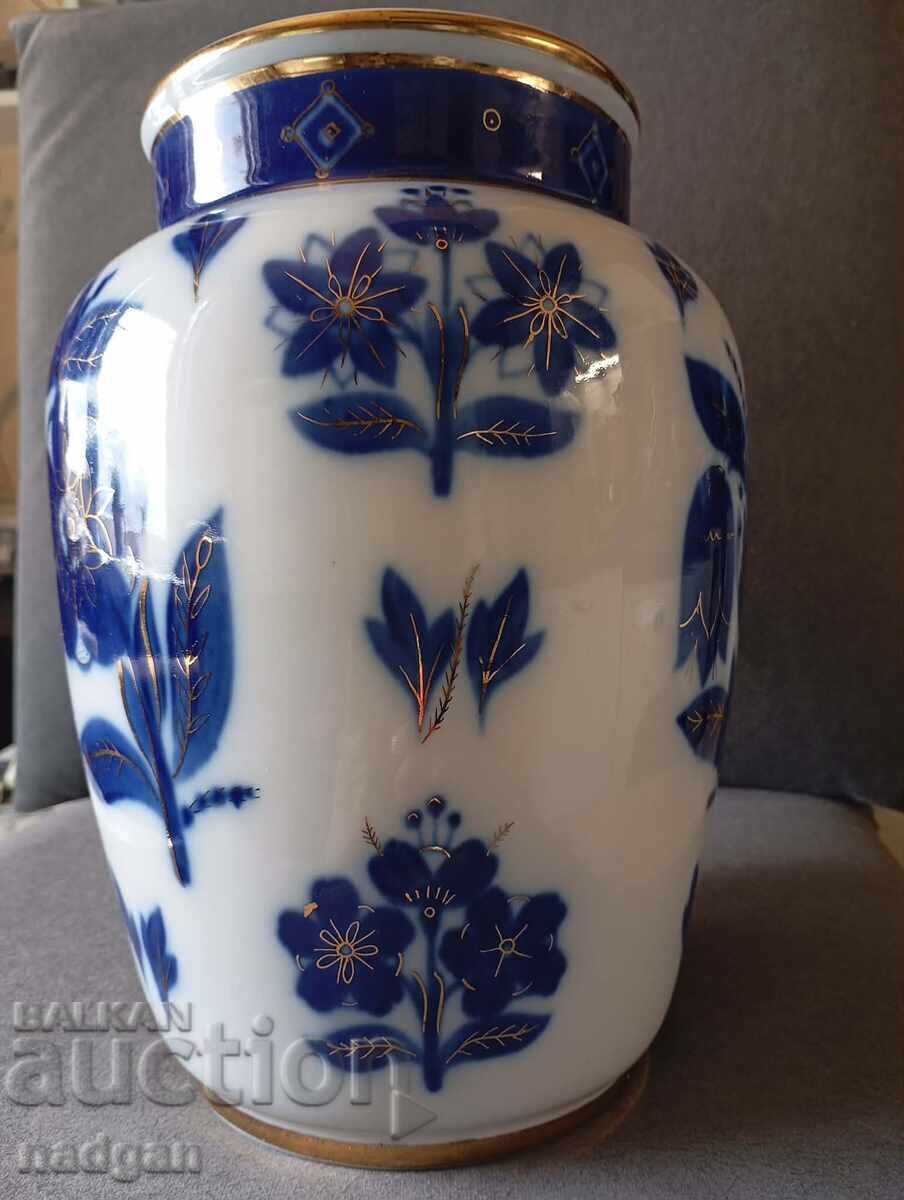 Delivery of LFZ Lomonosov porcelain vase Delivery of LFZ Lomonosov porcelain vase